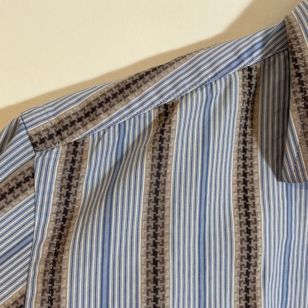 Robert Graham Dress Shirt Mens Blue Striped Flip Cuff Preppy Button Up Sz Medium - Picture 6 of 15
